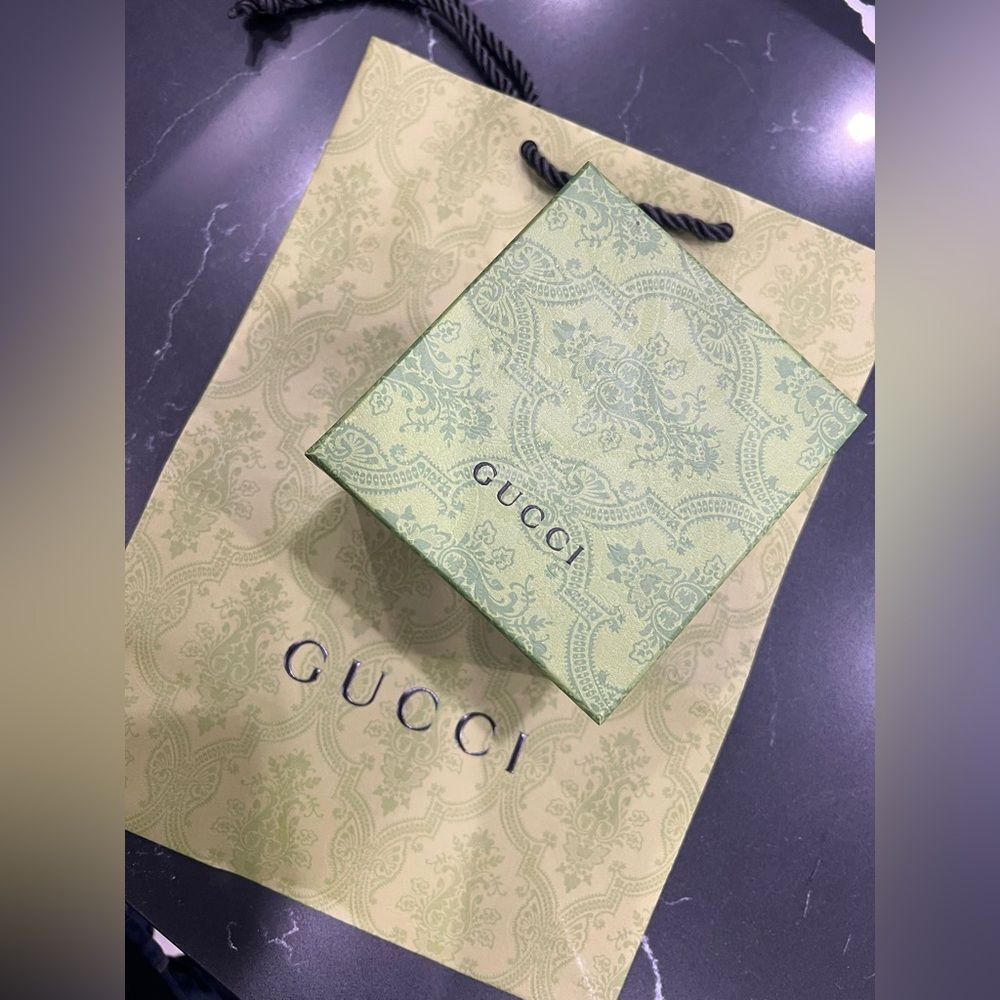 NIB Green & Red G-Coupe Gucci Watch - Picture 8 of 8
